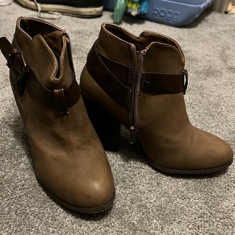 Brown leather boots xoxo brand